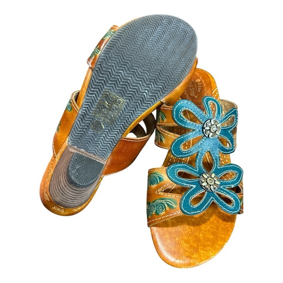 Women's Floral Embellished Sandals - Picture 3 of 6